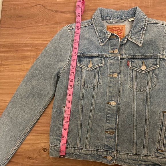Levi’s Denim Jacket - Picture 3 of 7